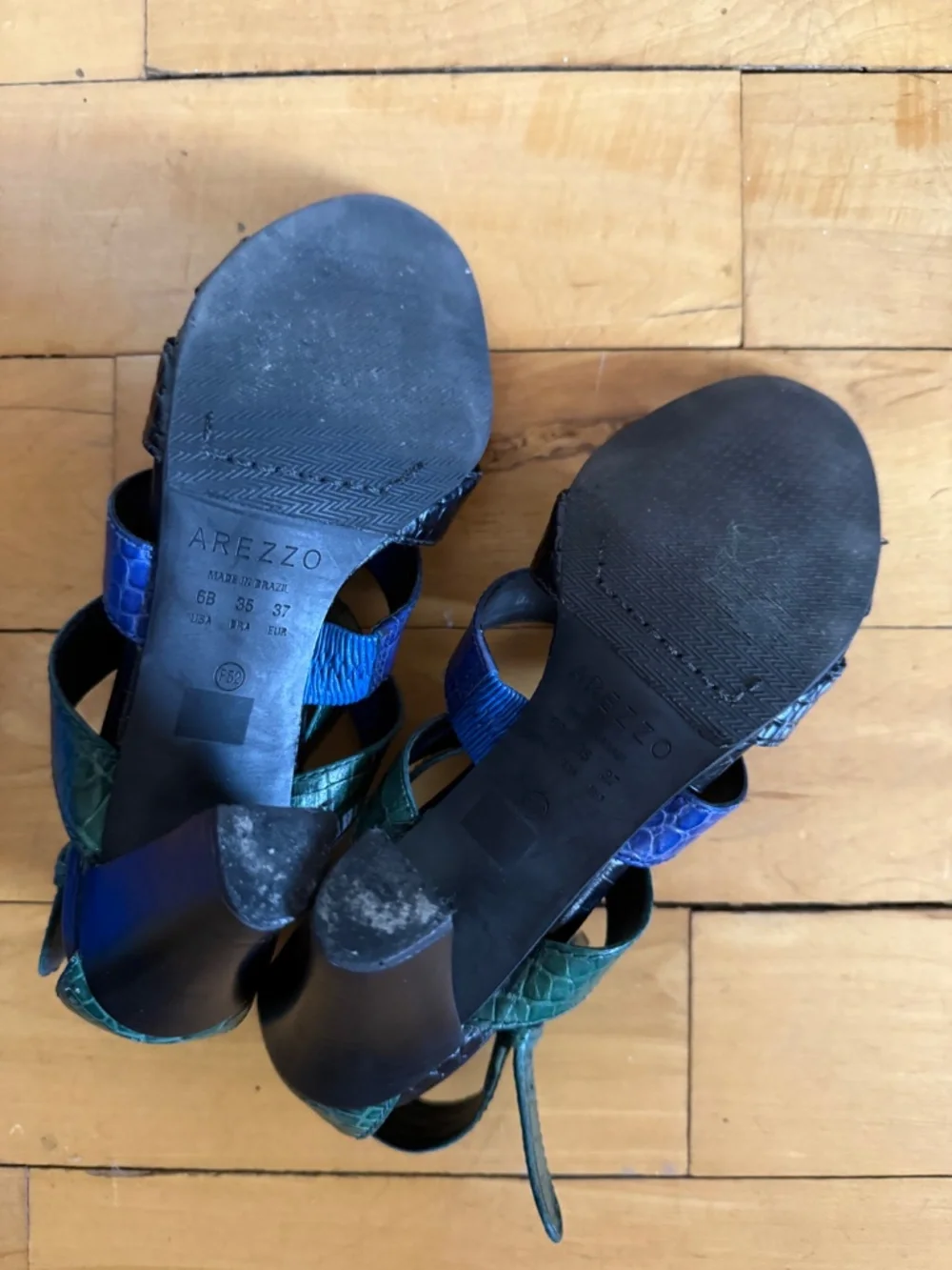 Arezzo croc embossed